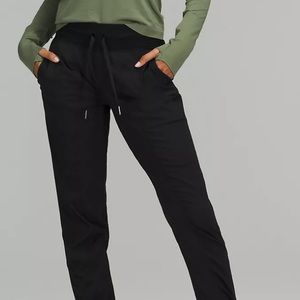 Lululemon Dance Studio Mid-Rise Pant *Like New*